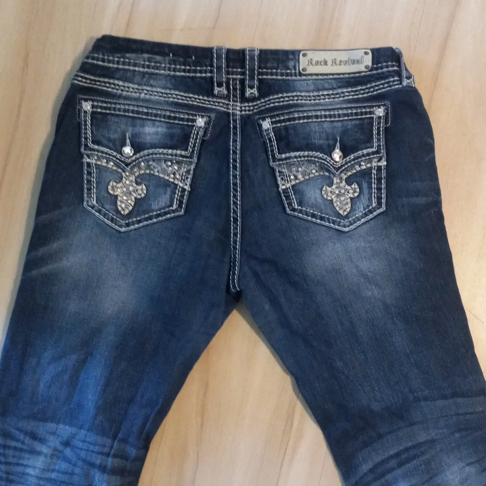 Rock Revival Betty Straight Jeans - Picture 4 of 5